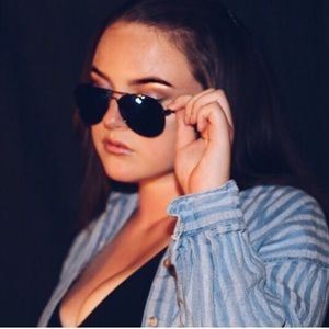 Meet your Posher, Helen